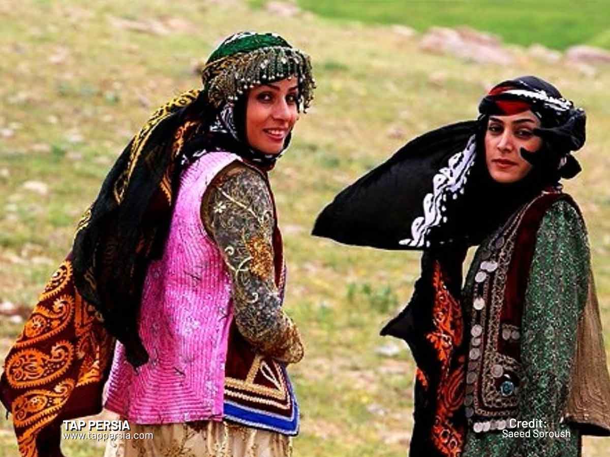traditional iran dress
